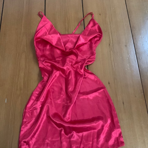 RED SATIN DRESS - Picture 1 of 3
